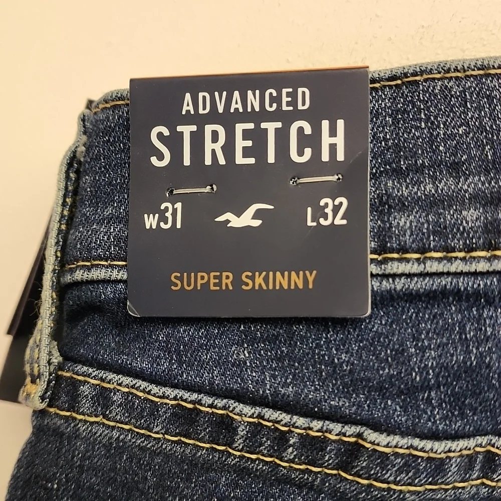 NWT, Hollister California Men's Jeans. - Picture 9 of 14